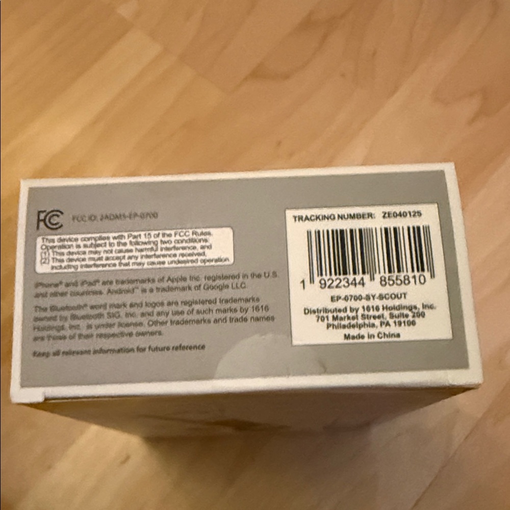 Peanuts Beagle Scout Snoopy Wireless Earbuds with Red Accents - Picture 6 of 6